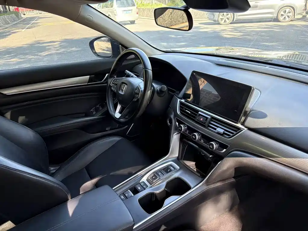 Honda Accord — миниатюра 16