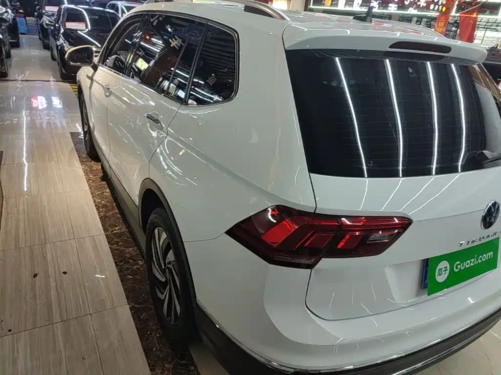 Volkswagen Tiguan L — миниатюра 5