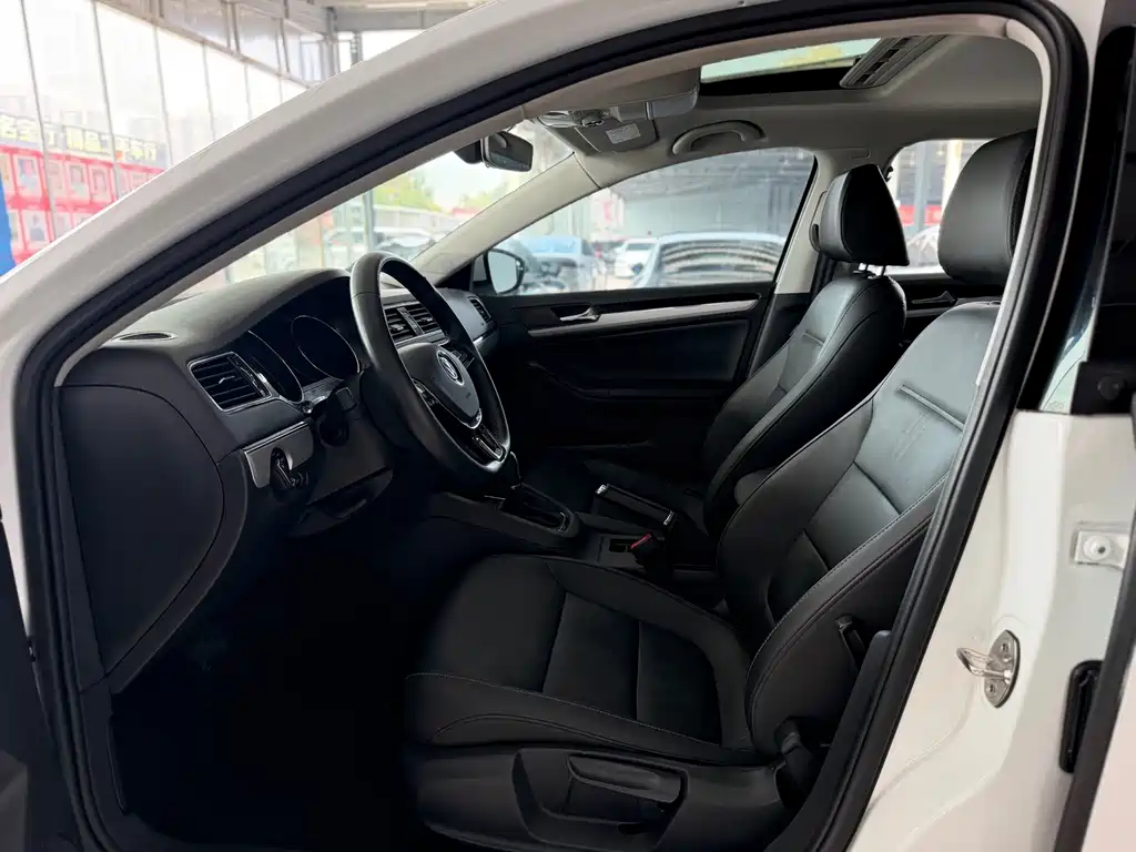 Volkswagen Sagitar — миниатюра 5