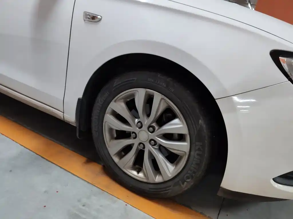 Buick Excelle — миниатюра 24