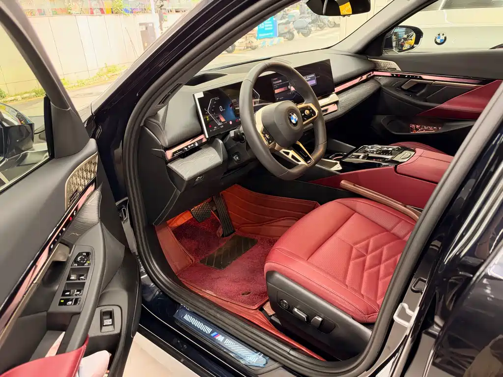 BMW 5 Series — миниатюра 4