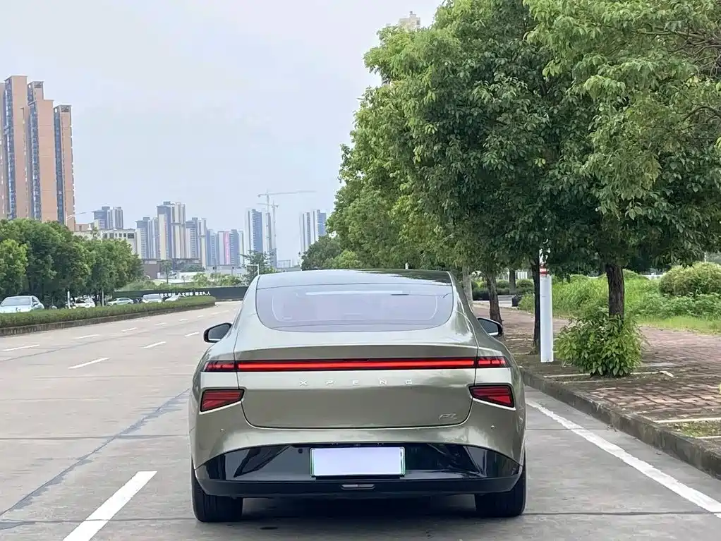 XPeng P7 — миниатюра 5