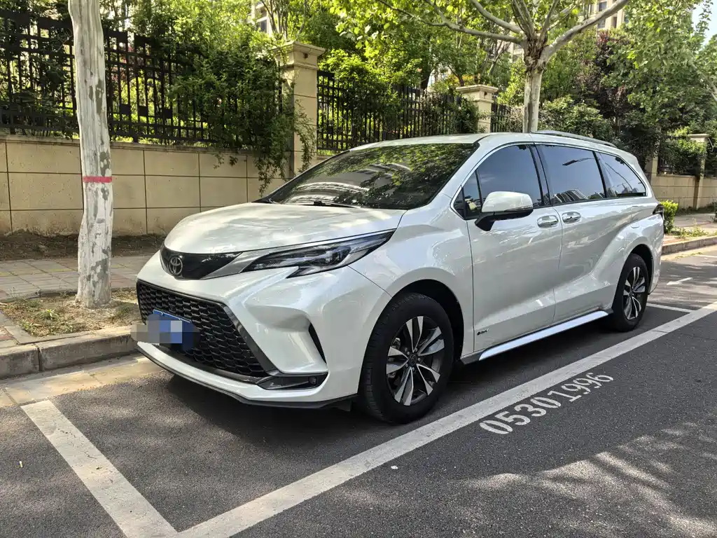 Toyota Granvia 2024