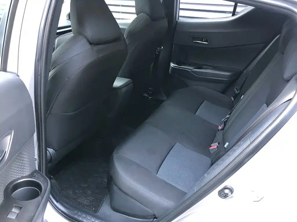 Toyota IZOA — миниатюра 9