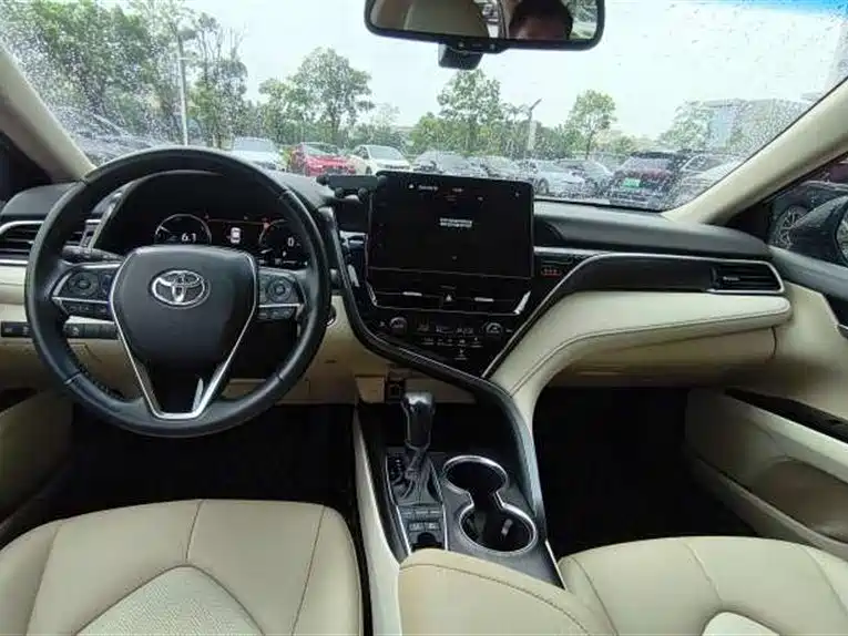 Toyota Camry — миниатюра 7