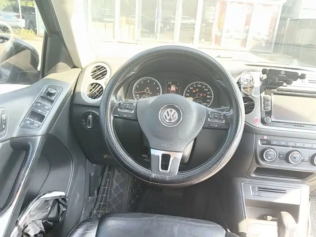 Volkswagen Tiguan — миниатюра 15
