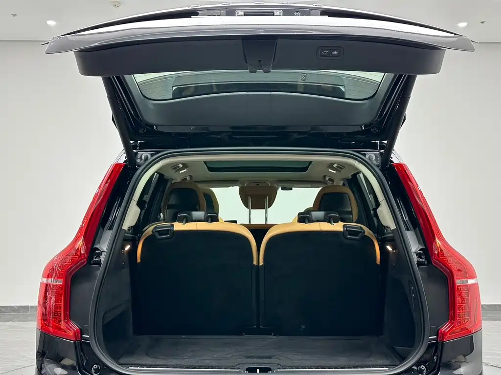 Volvo XC90 — миниатюра 31
