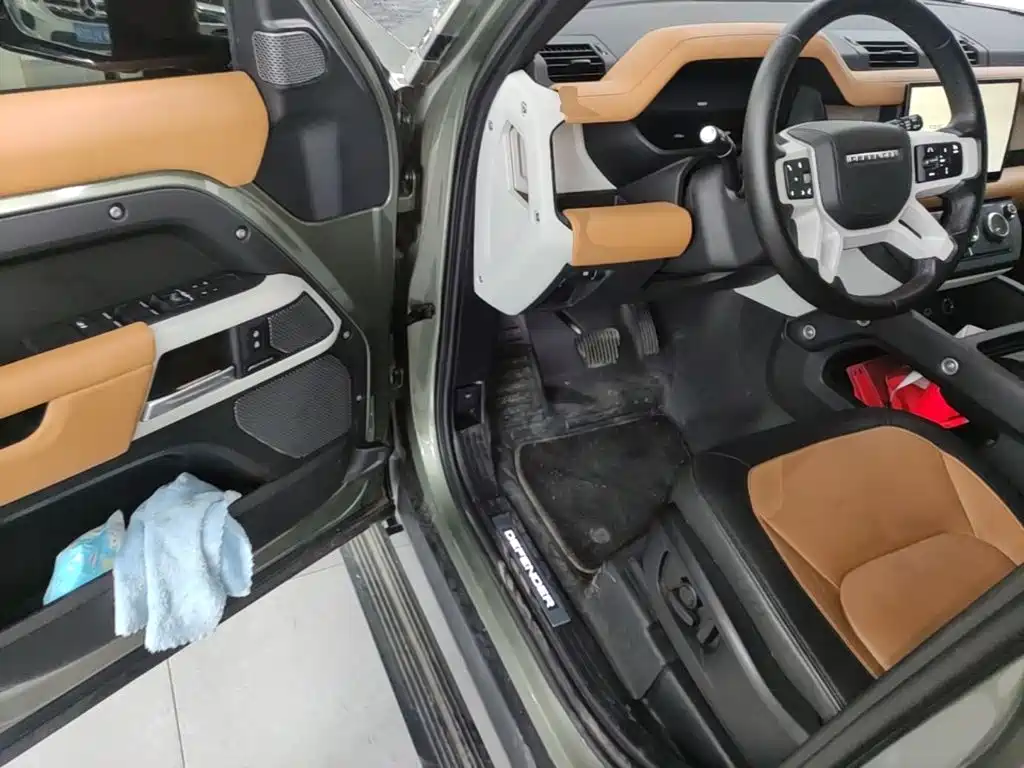 Land Rover Defender — миниатюра 16