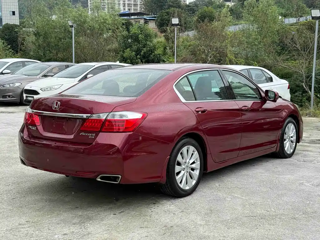 Honda Accord — миниатюра 7