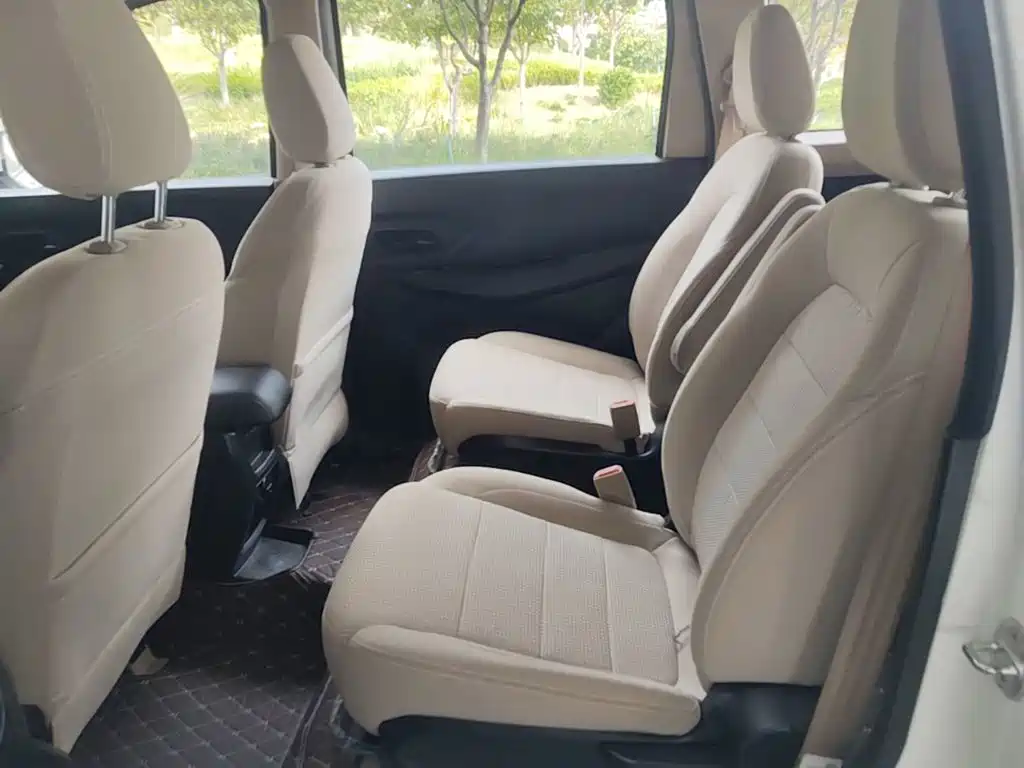 Wuling Hongguang — миниатюра 17