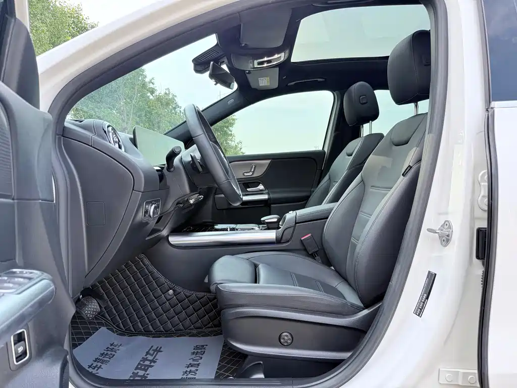 Mercedes-Benz GLA — миниатюра 8