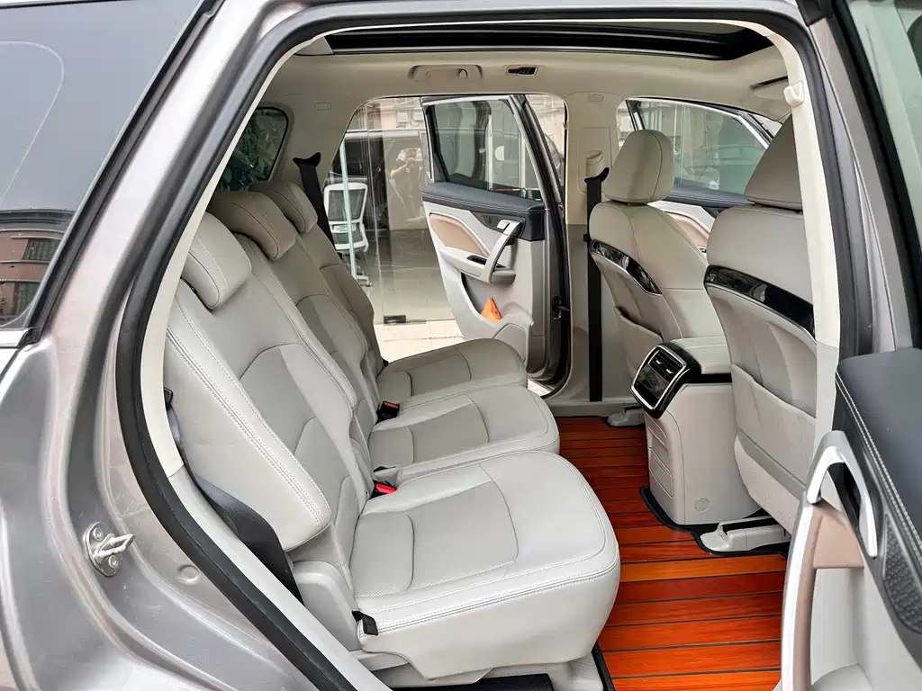 Geely Jia Ji New Energy — миниатюра 11
