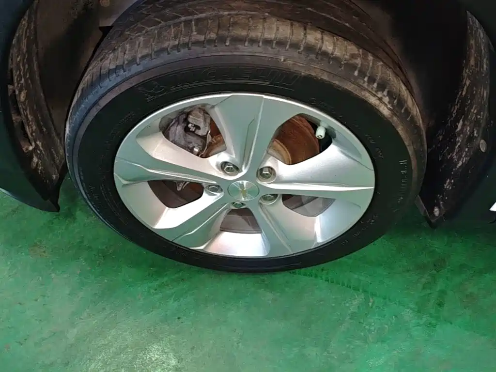 Chevrolet Menlo — миниатюра 23