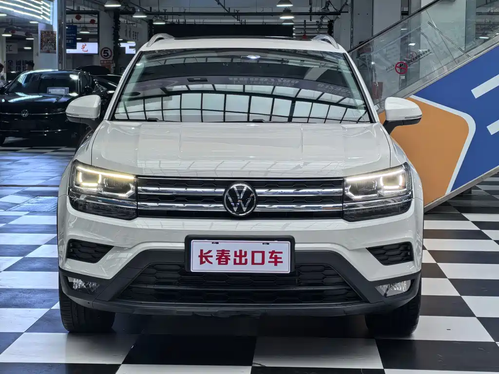 Volkswagen Tharu — миниатюра 2