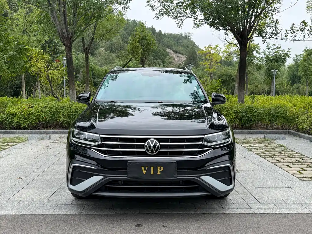 Volkswagen Tiguan L — миниатюра 2