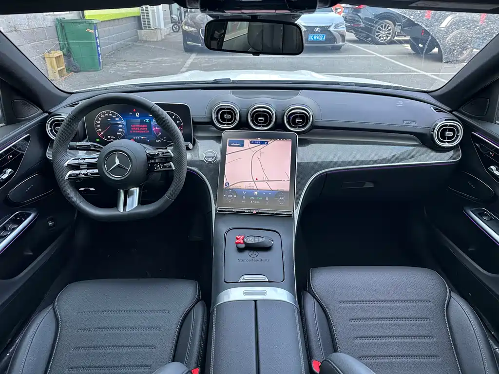 Mercedes-Benz C-Class — миниатюра 6