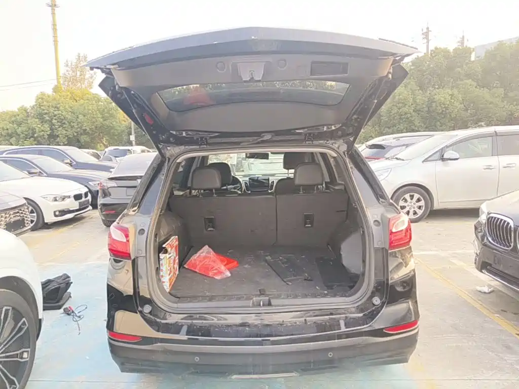 Chevrolet Equinox — миниатюра 19