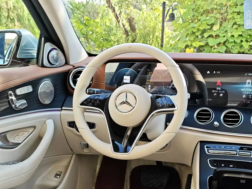 Mercedes-Benz E-Class — миниатюра 8