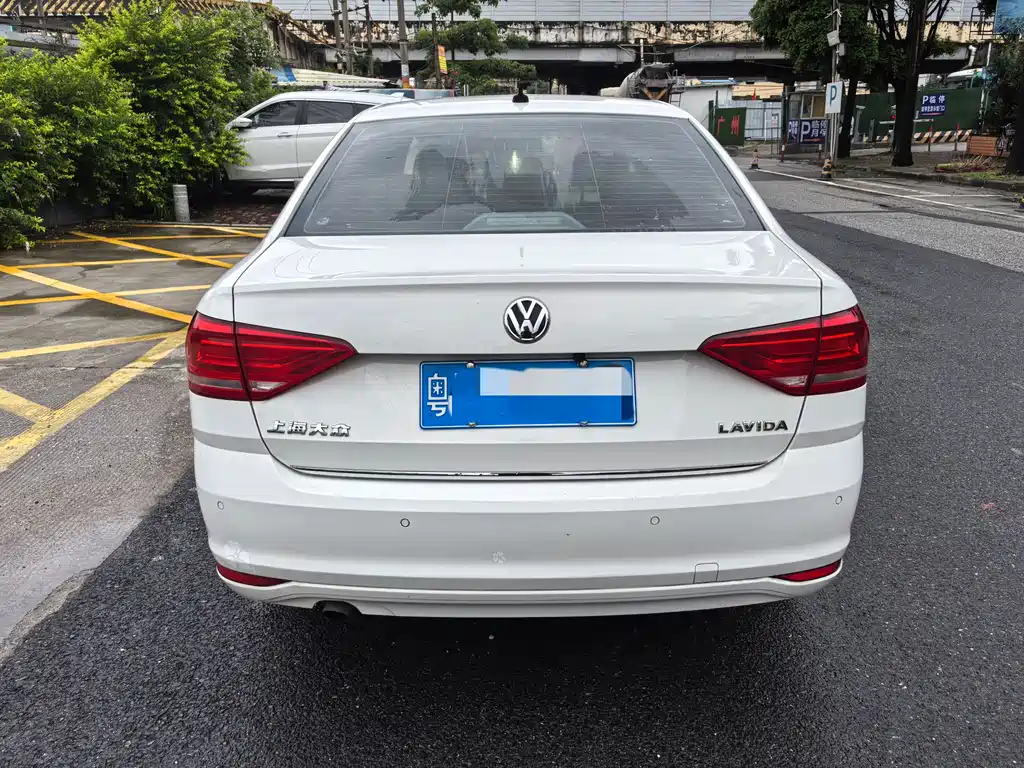 Volkswagen Lavida 2015 1.6L AT Comfort