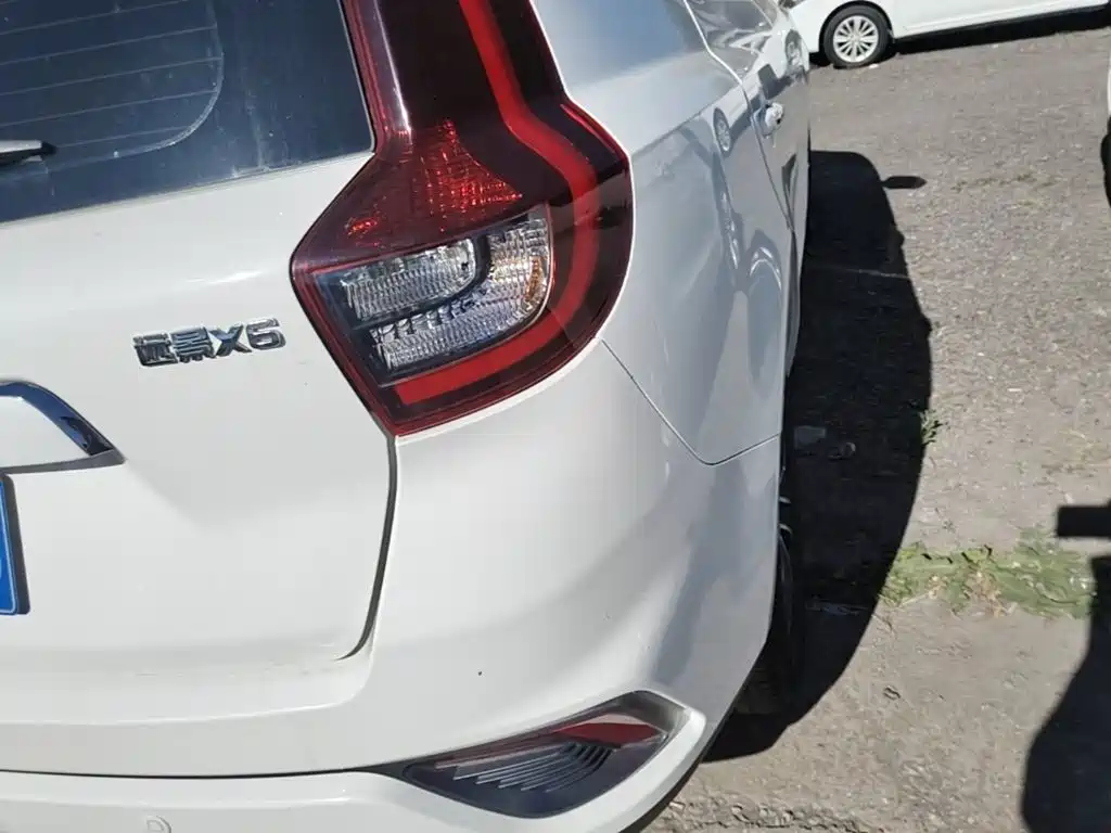 Geely Vision X6 — миниатюра 8