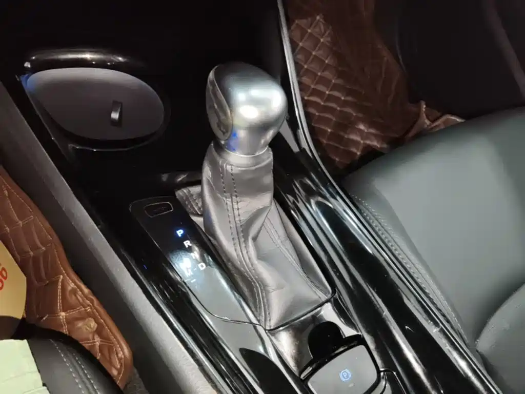 Toyota IZOA — миниатюра 14