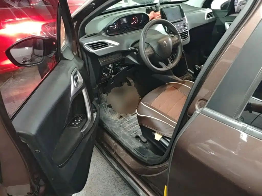 Peugeot 2008 — миниатюра 16
