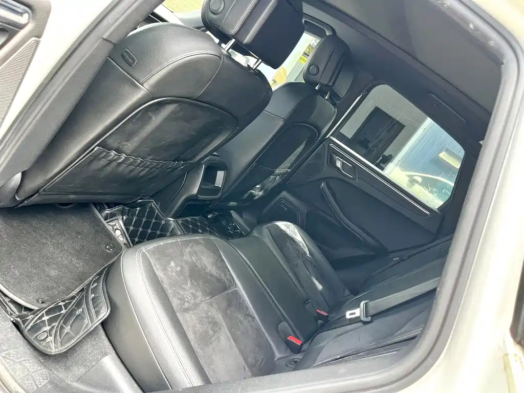 Porsche Macan — миниатюра 9