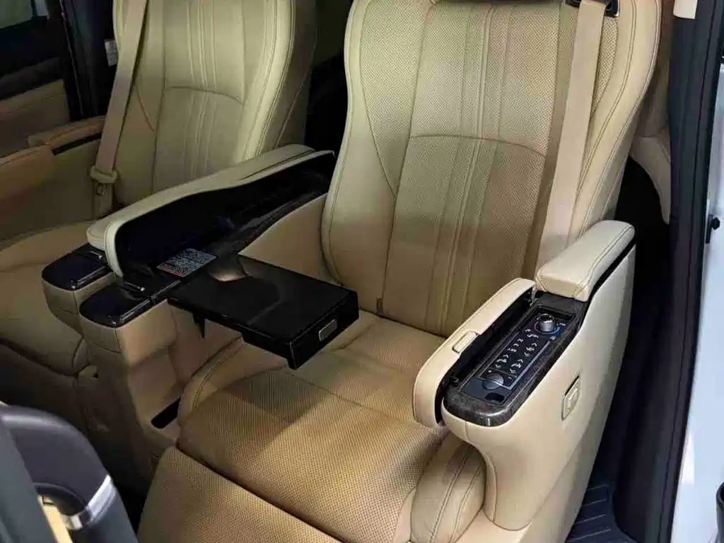 Toyota Vellfire — миниатюра 17