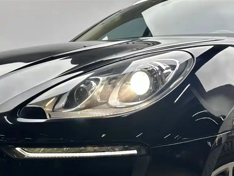 Porsche Macan — миниатюра 8