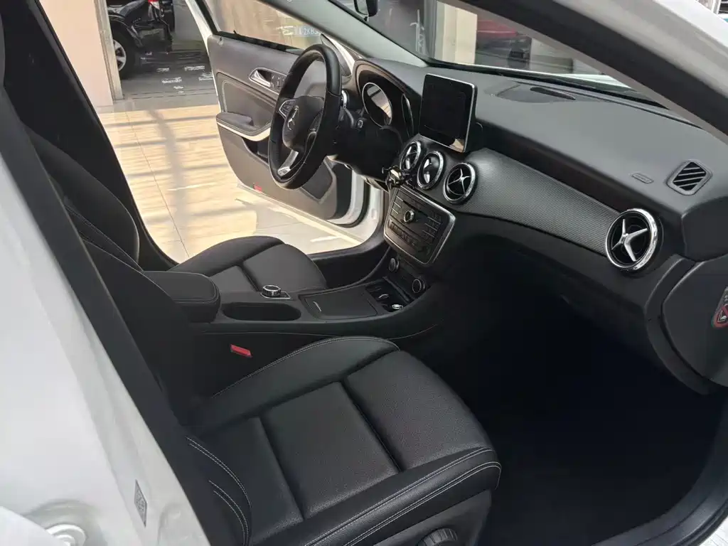 Mercedes-Benz GLA — миниатюра 8