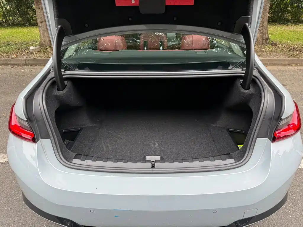BMW i3 — миниатюра 11