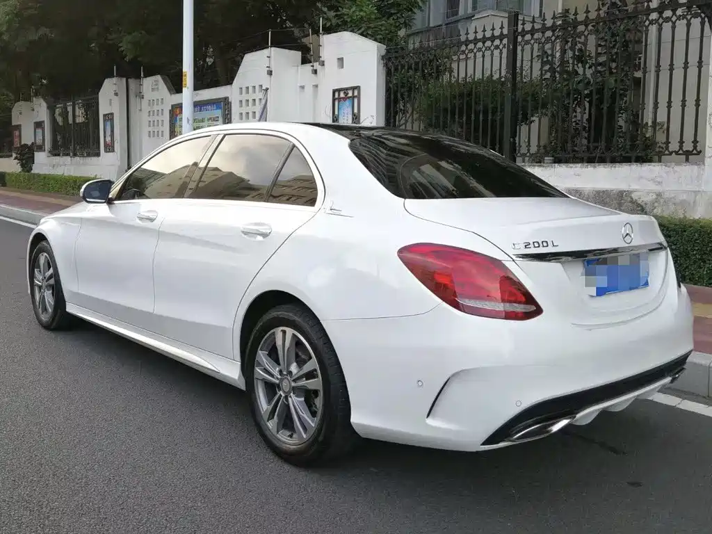 Mercedes-Benz C-Class — миниатюра 11
