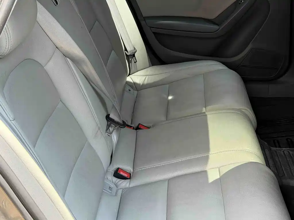 Audi A4L — миниатюра 12