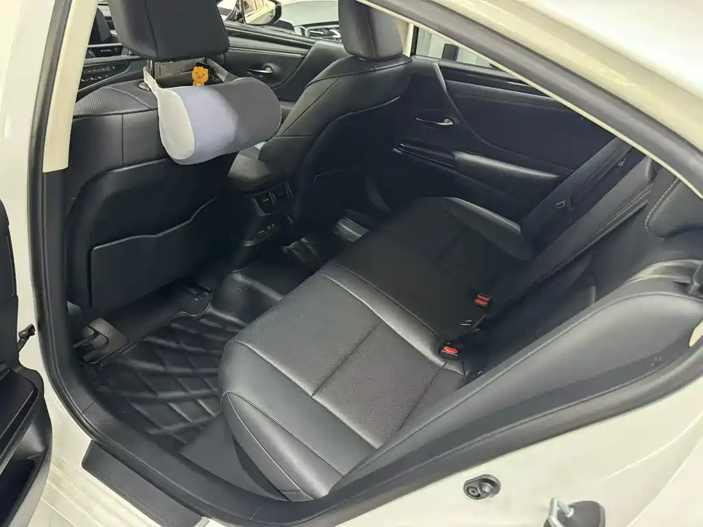 Lexus ES — миниатюра 5
