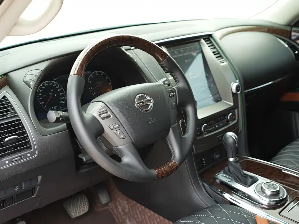 Nissan Patrol — миниатюра 13