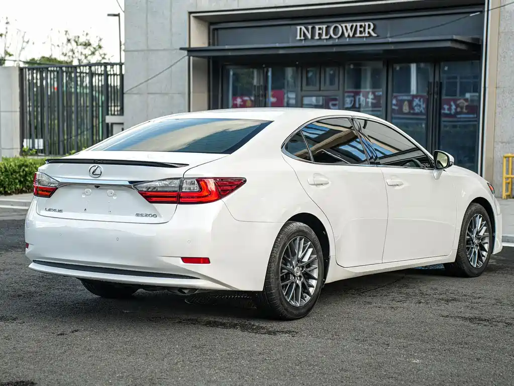 Lexus ES — миниатюра 4