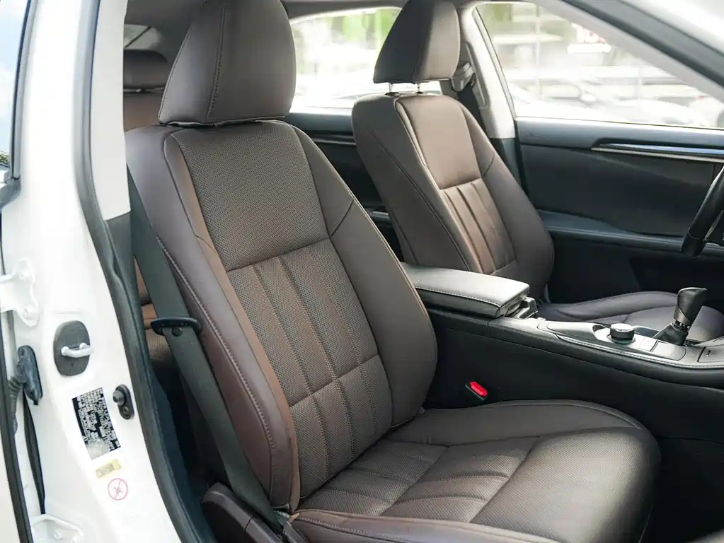 Lexus ES — миниатюра 12
