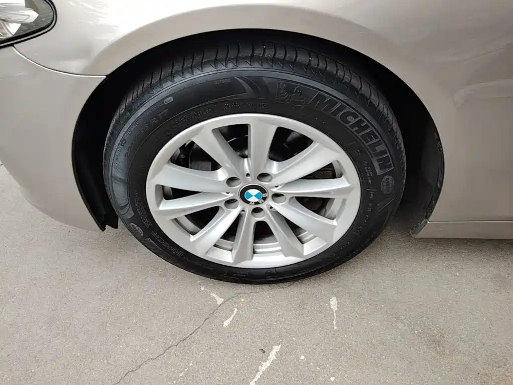BMW 5 Series (Import) — миниатюра 23