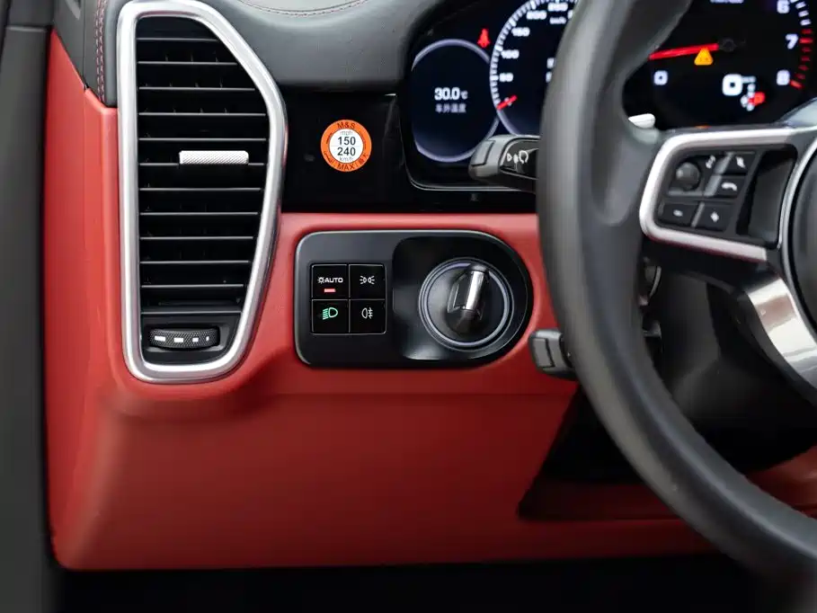 Porsche Cayenne — миниатюра 19