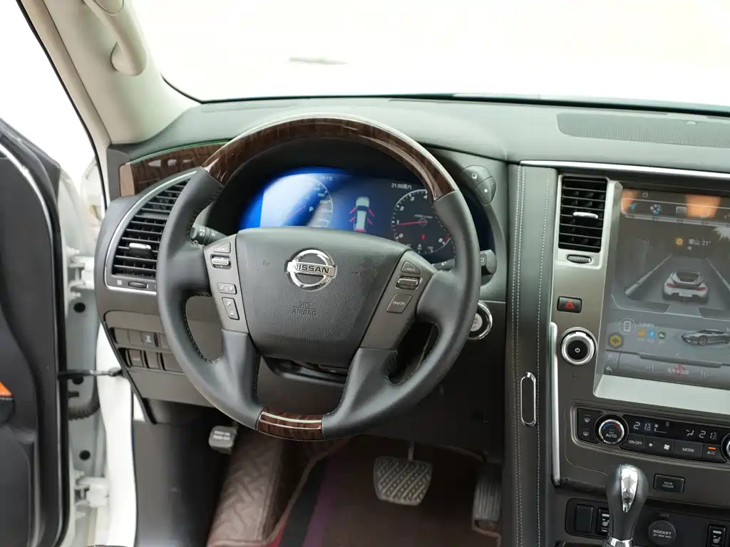 Nissan Patrol — миниатюра 14
