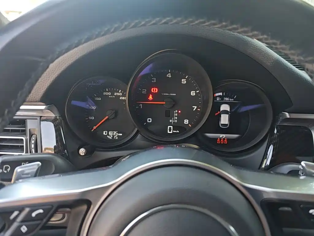 Porsche Macan — миниатюра 12