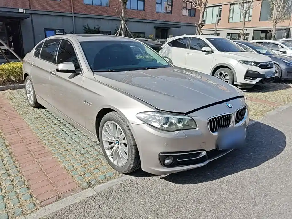 BMW 5 Series — миниатюра 4