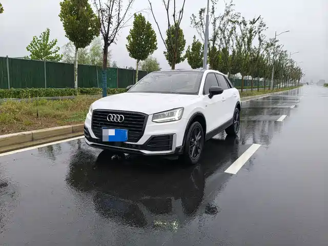 AUDI  Q2L