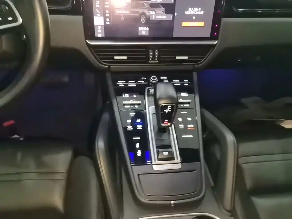 Porsche Cayenne — миниатюра 14