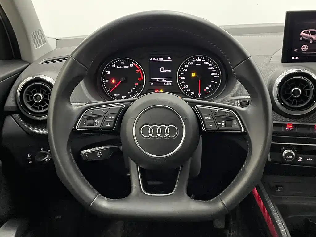 Audi Q2L — миниатюра 9