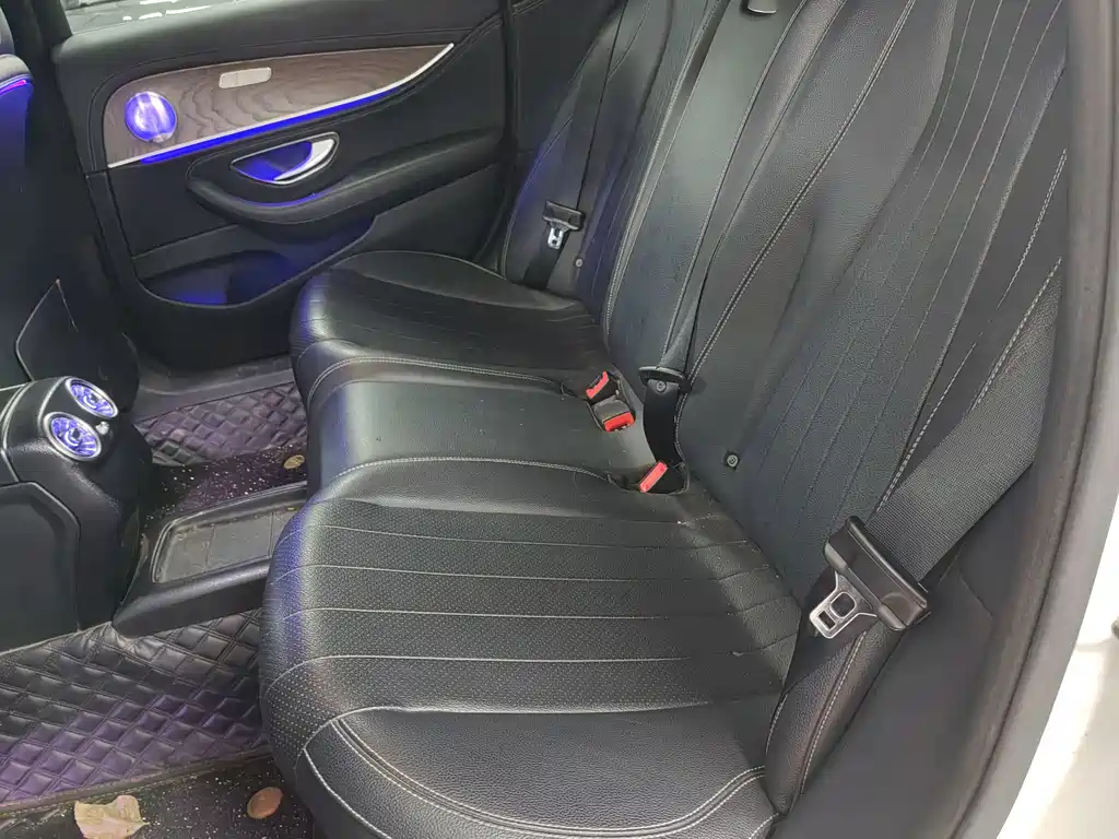 Mercedes-Benz E-Class — миниатюра 12