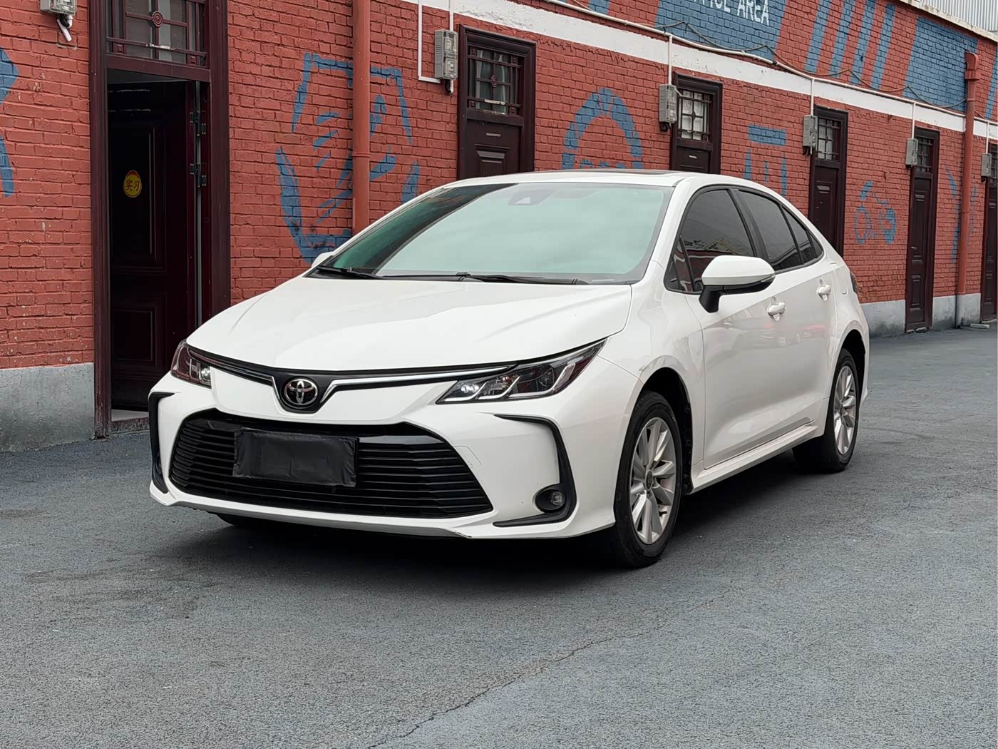 Toyota Corolla 1.2 л 2024 г. Белый, пробег 15000 км