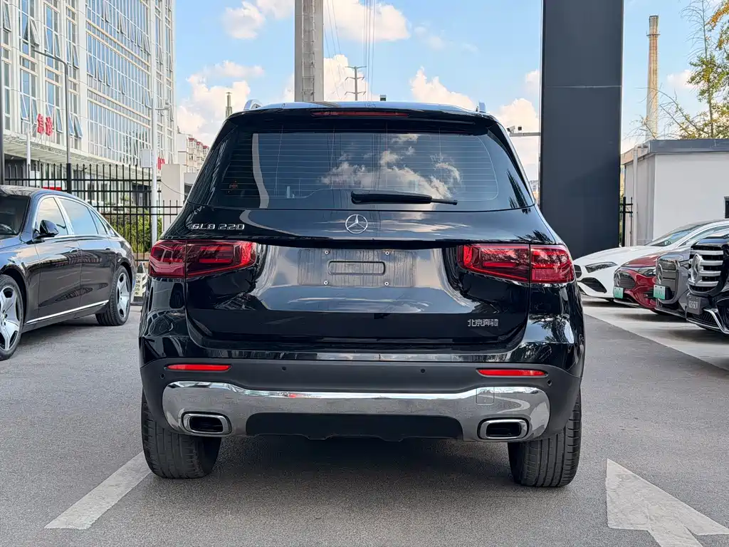 Mercedes-Benz GLB — миниатюра 9
