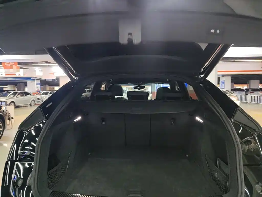 Audi Q5L Sportback — миниатюра 19