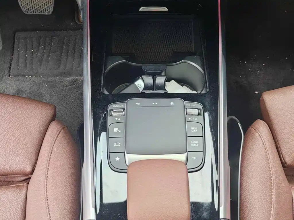 Mercedes-Benz GLB — миниатюра 12
